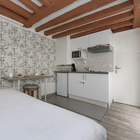 Studio Parisien 20m2 En Face Du Musee Grevin - 2p Apartamento Paris