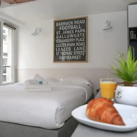 Studio Parisien 20m2 En Face Du Musee Grevin - 2p Apartamento Paris